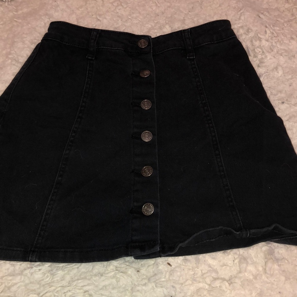 Black button denim skirt